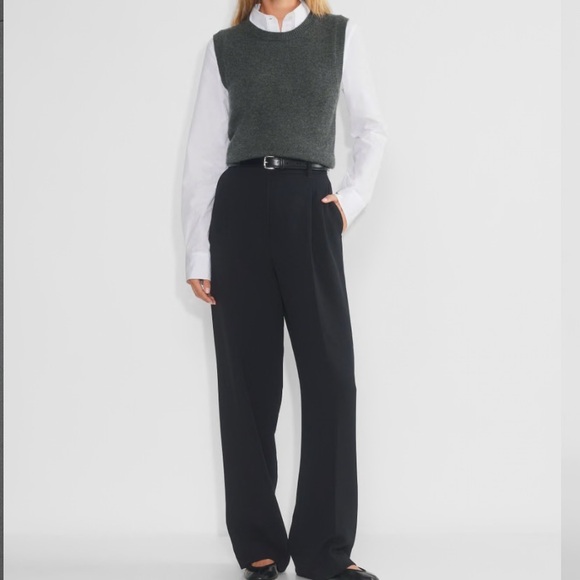 The effortlesss pant in gray - Picture 3 of 5